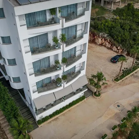Hotel Teuta 4*